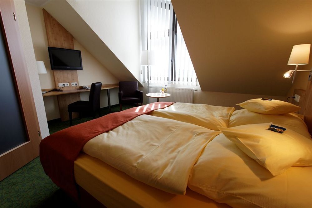 Hotel Und Landgasthof Zum Bockshahn Spessart  Екстер'єр фото