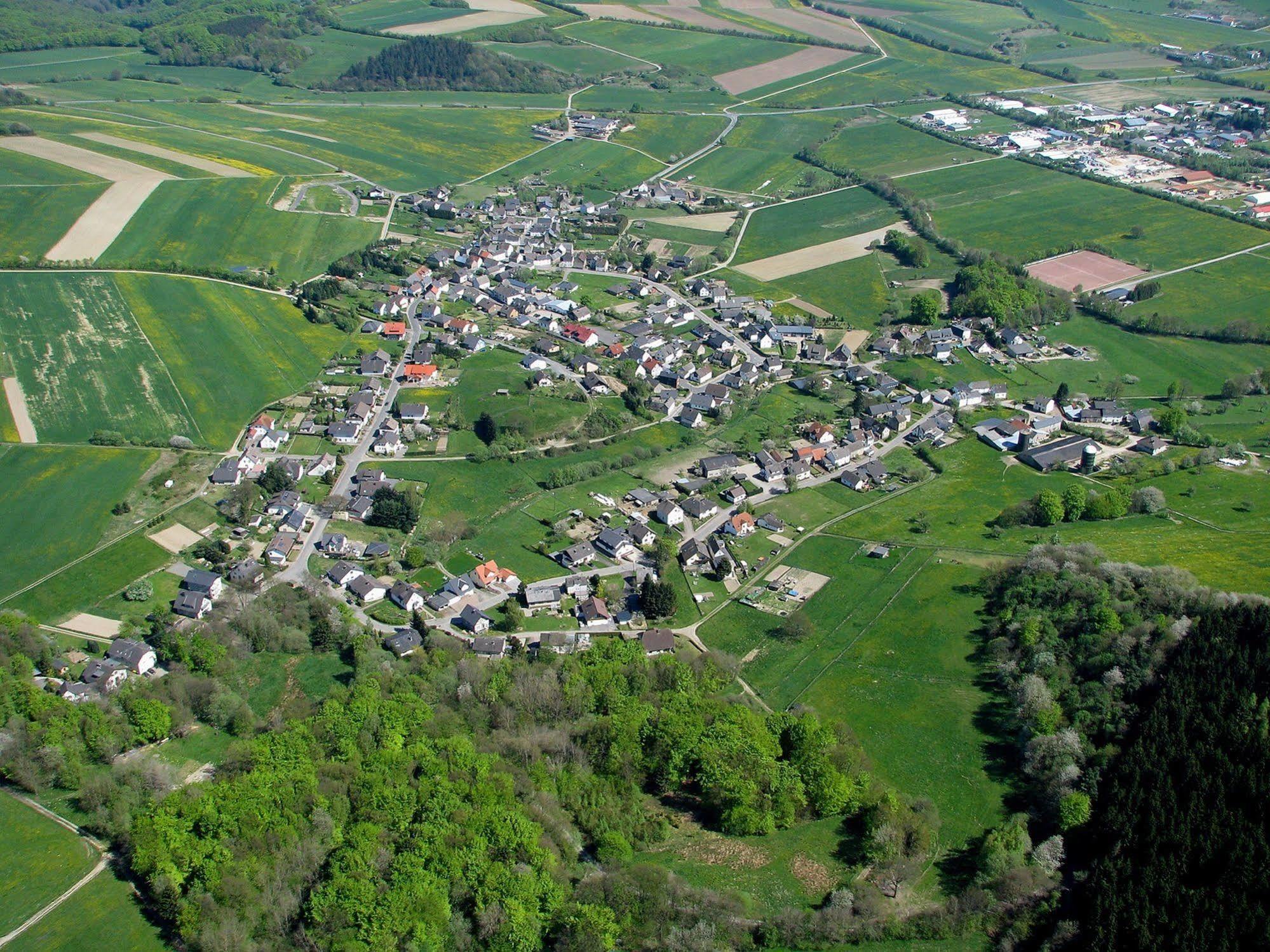 Hotel Und Landgasthof Zum Bockshahn Spessart  Екстер'єр фото